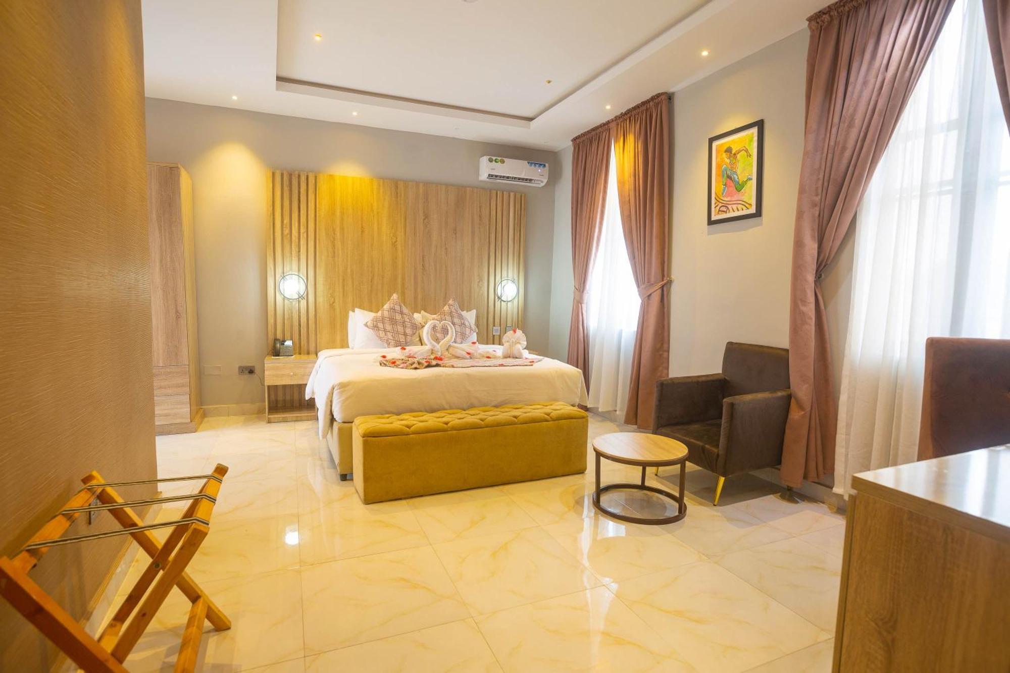 Ojaja Suites By Perennia Akure Dış mekan fotoğraf