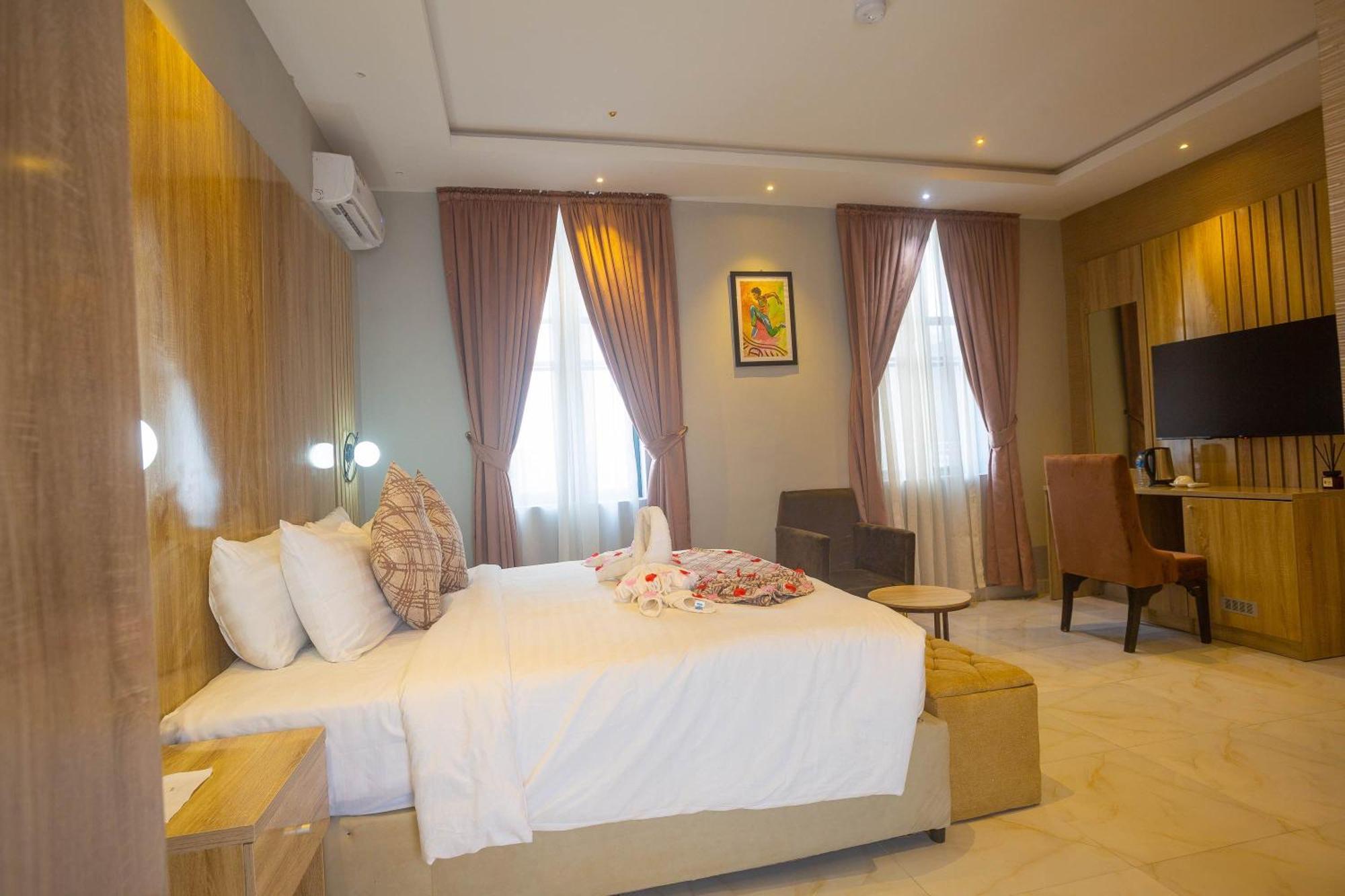 Ojaja Suites By Perennia Akure Dış mekan fotoğraf
