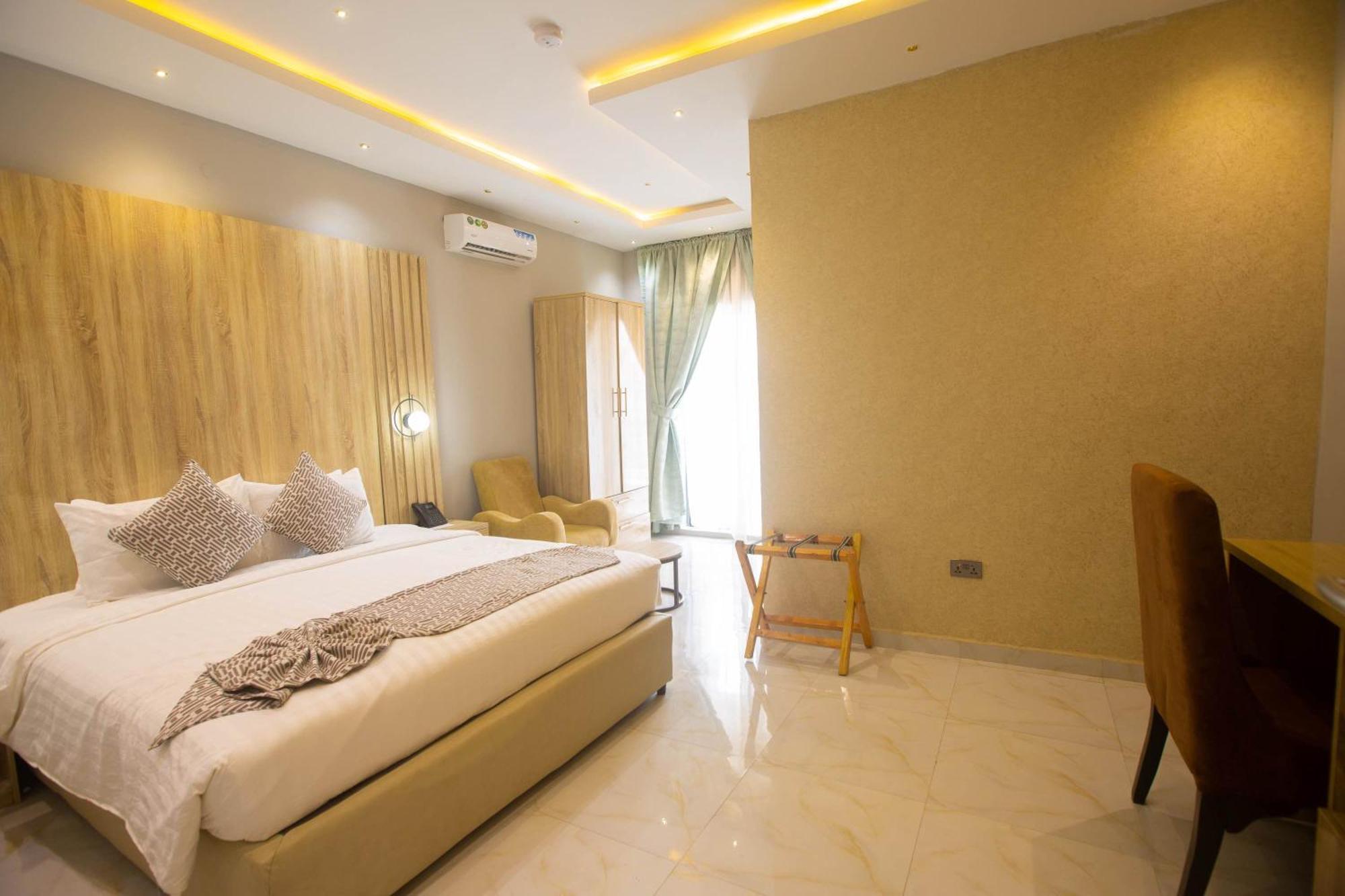 Ojaja Suites By Perennia Akure Dış mekan fotoğraf
