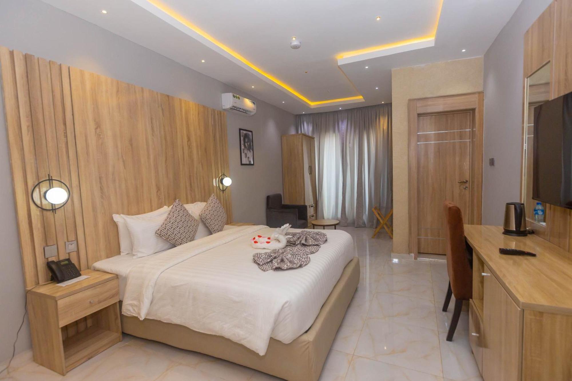 Ojaja Suites By Perennia Akure Dış mekan fotoğraf