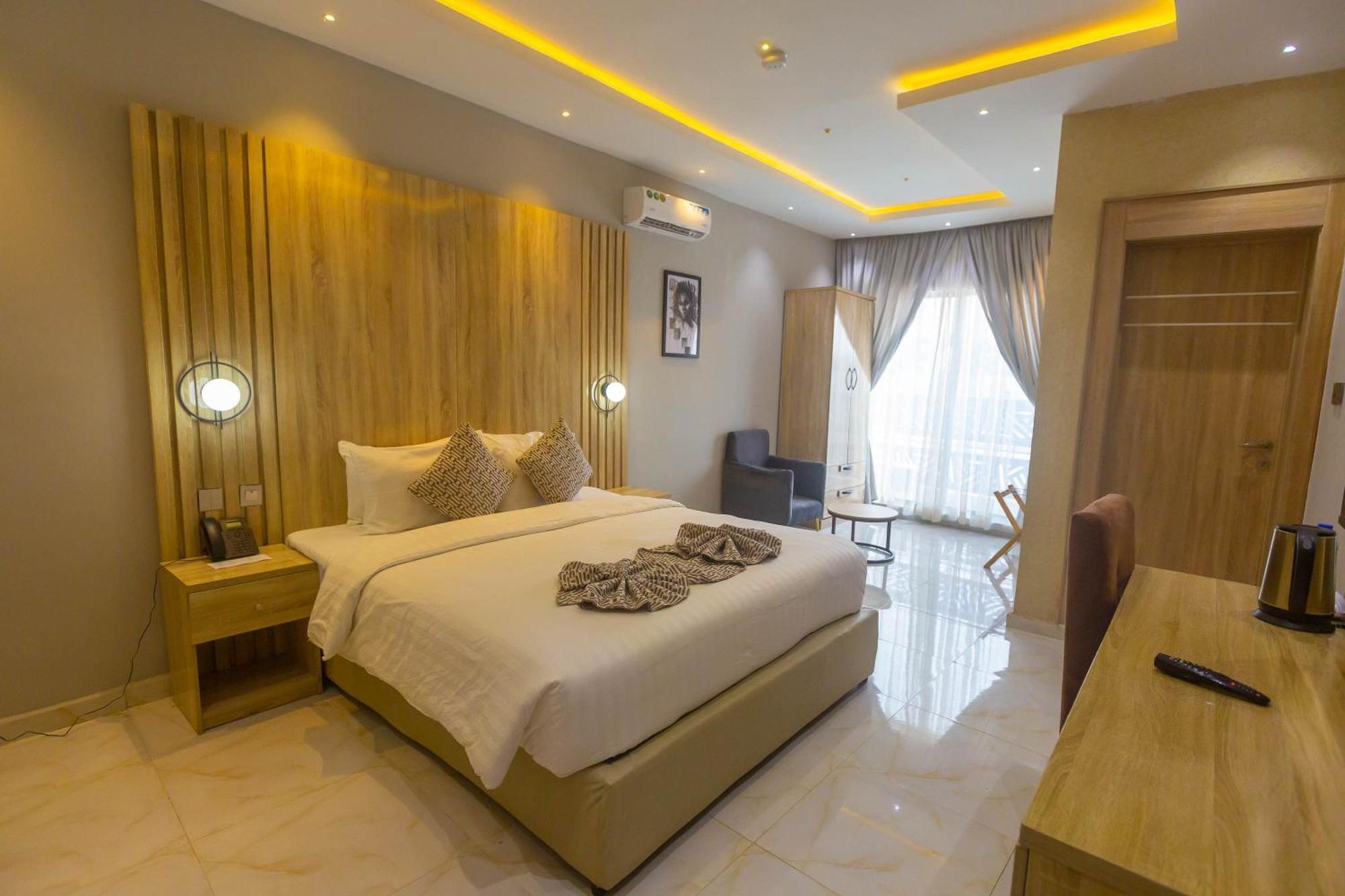 Ojaja Suites By Perennia Akure Dış mekan fotoğraf