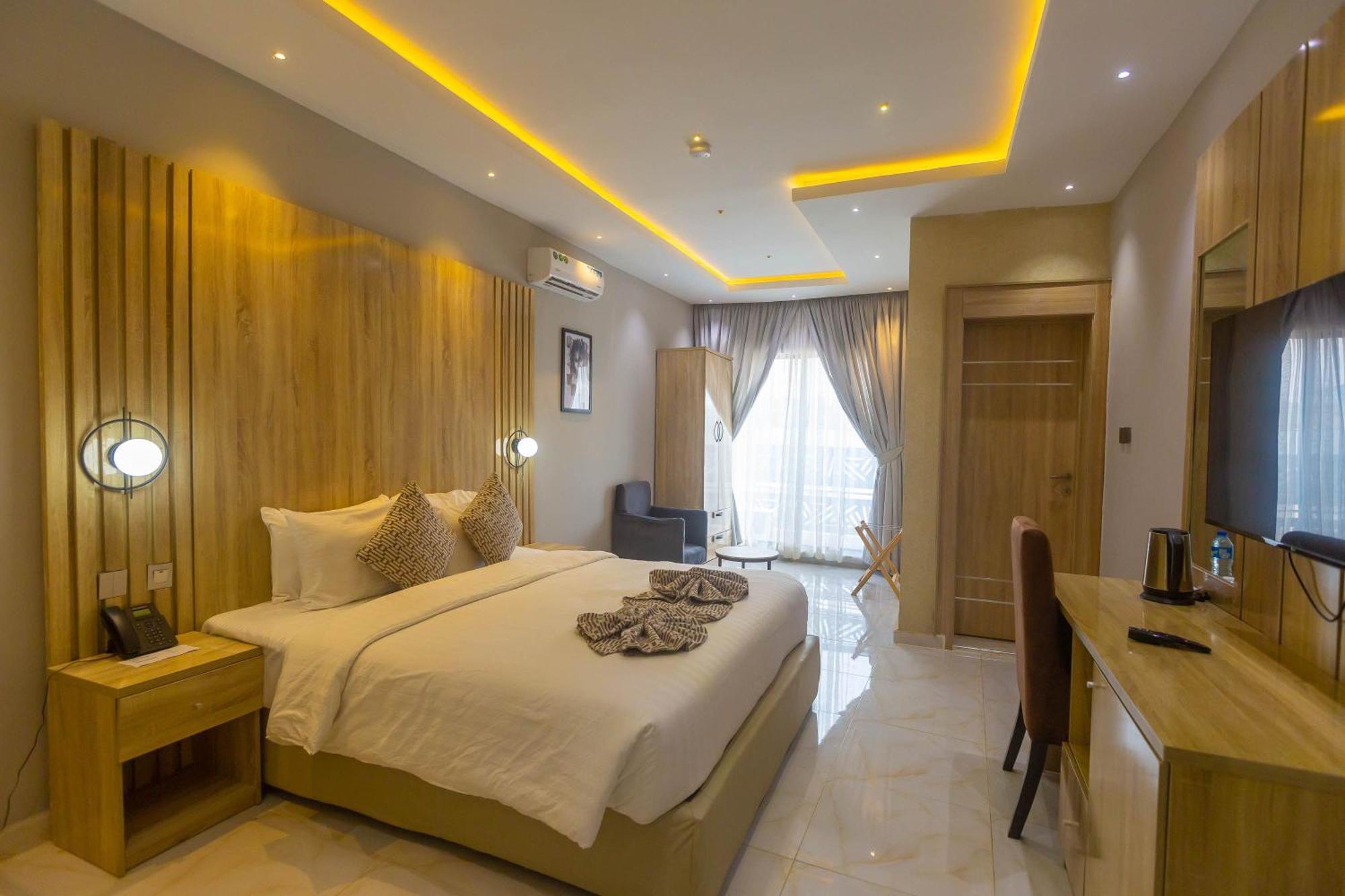 Ojaja Suites By Perennia Akure Dış mekan fotoğraf