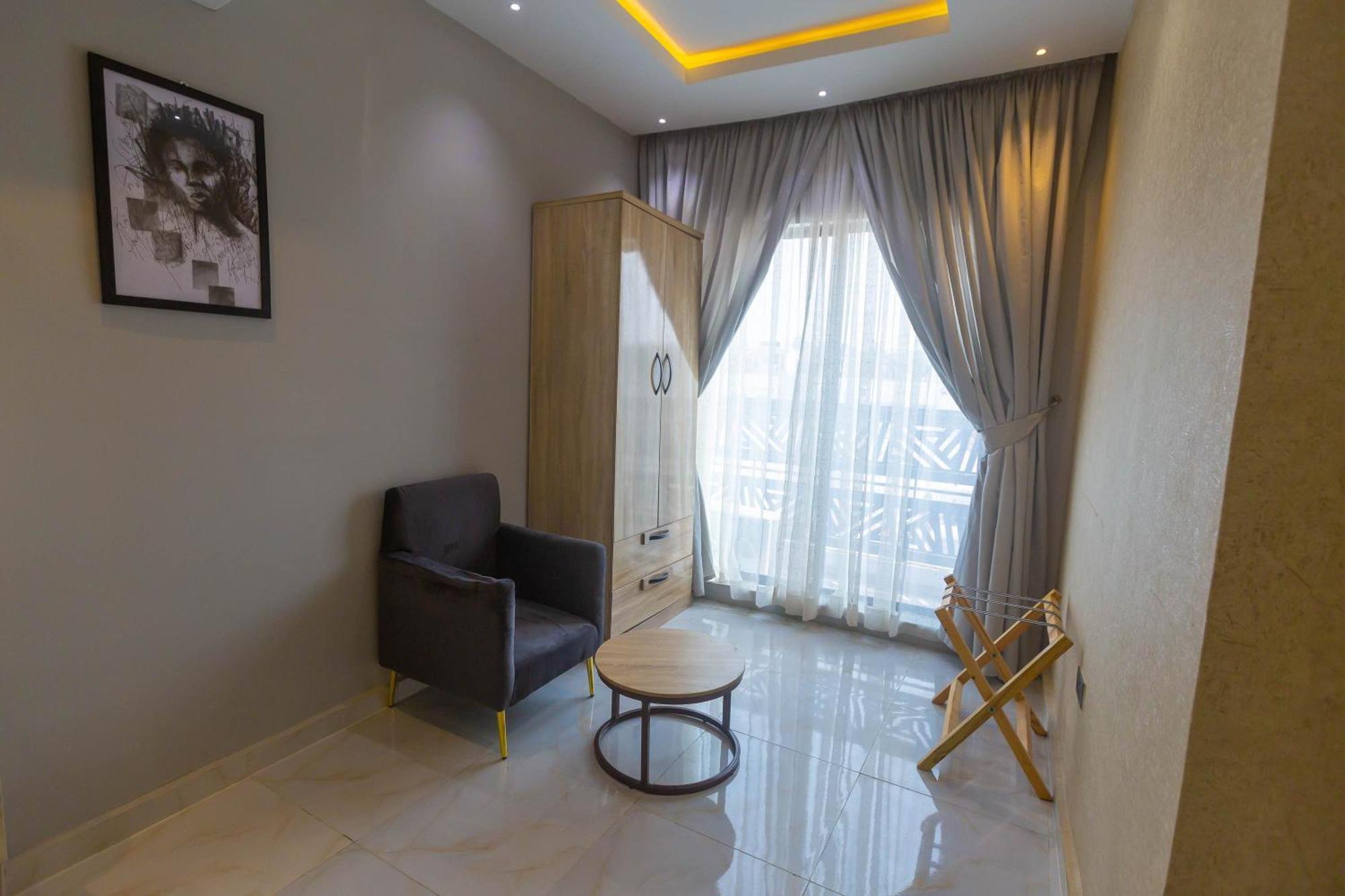 Ojaja Suites By Perennia Akure Dış mekan fotoğraf