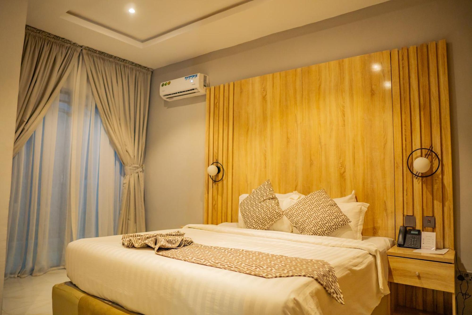Ojaja Suites By Perennia Akure Dış mekan fotoğraf