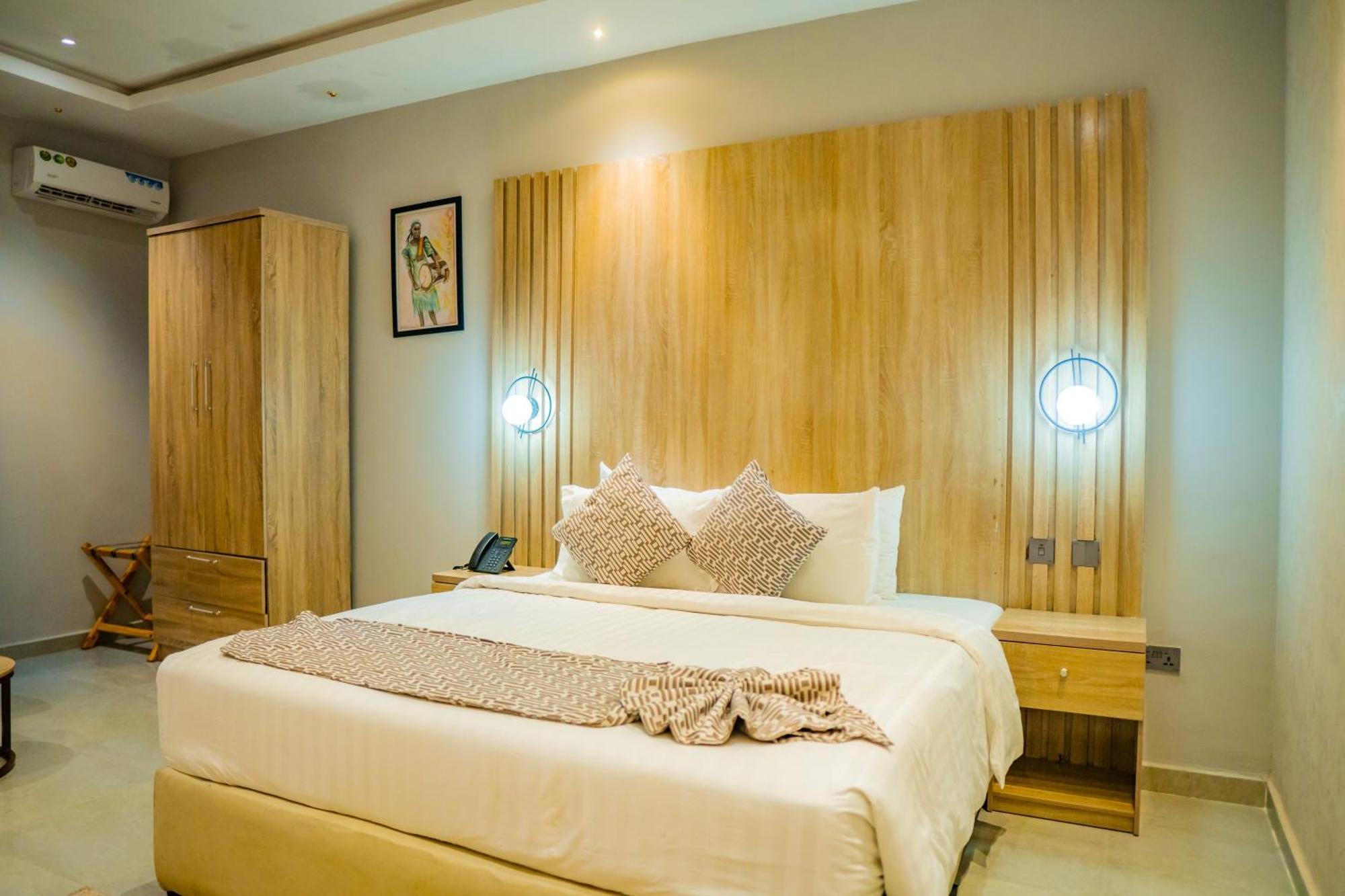 Ojaja Suites By Perennia Akure Dış mekan fotoğraf