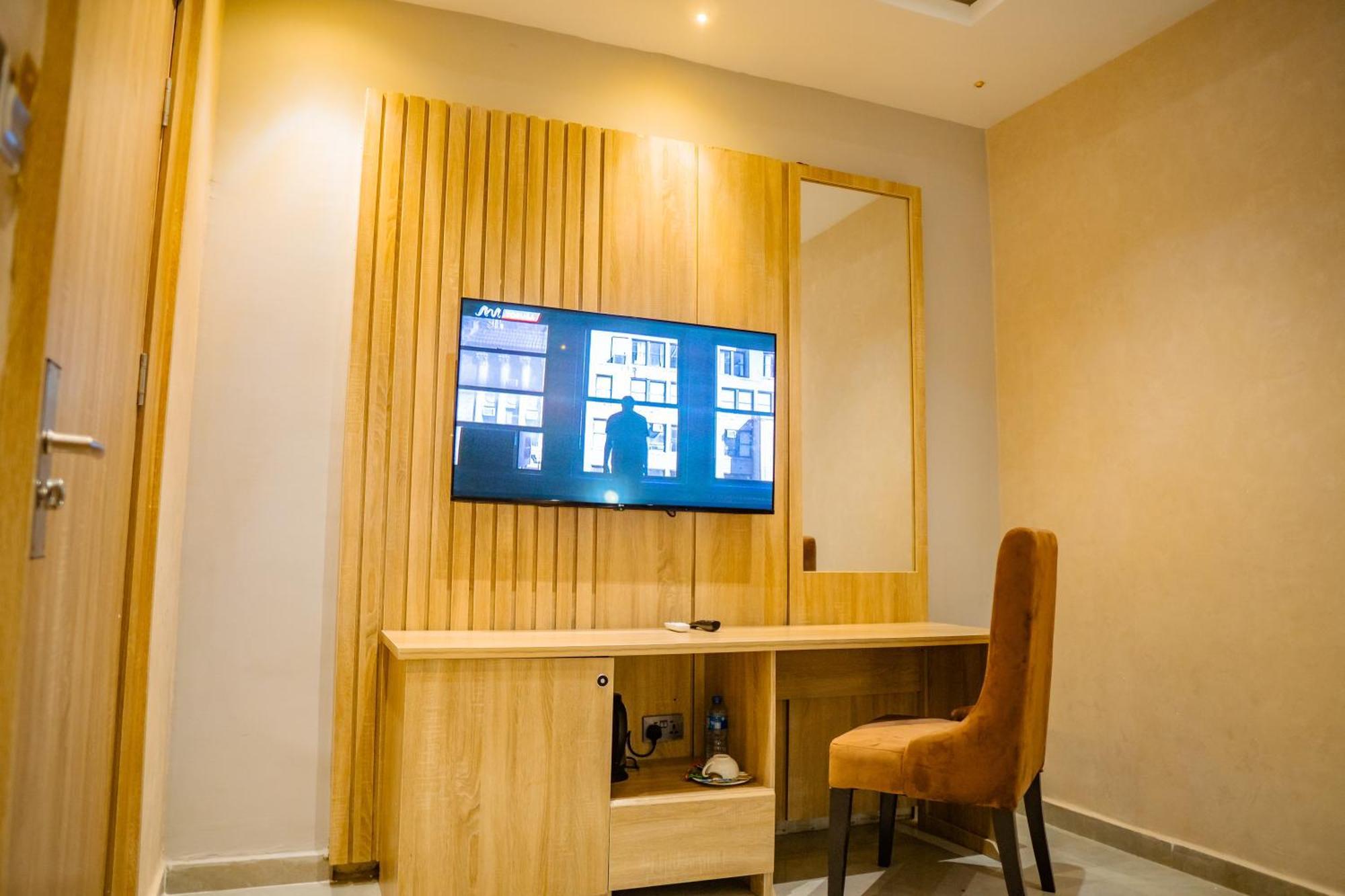 Ojaja Suites By Perennia Akure Dış mekan fotoğraf