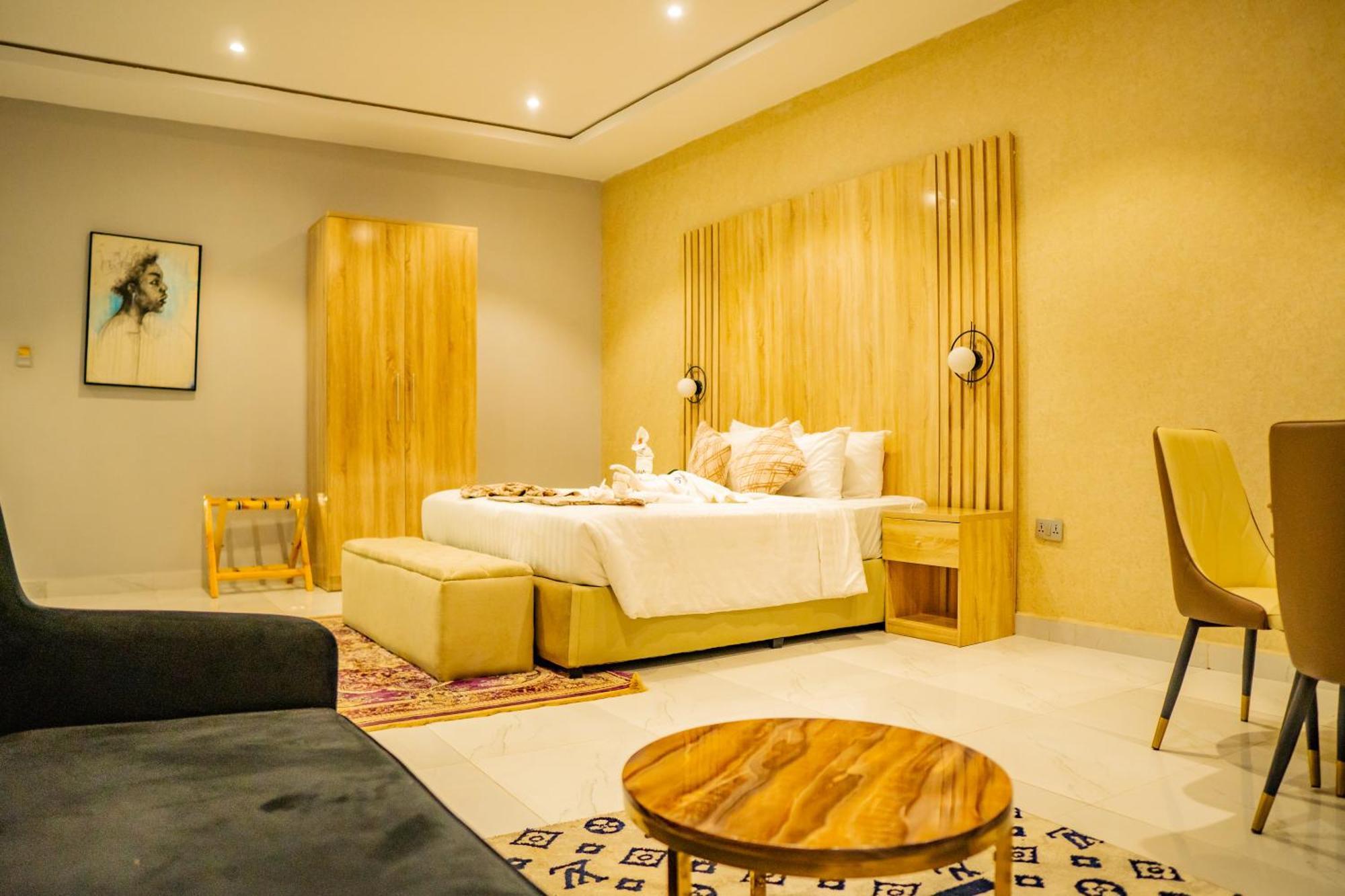Ojaja Suites By Perennia Akure Dış mekan fotoğraf