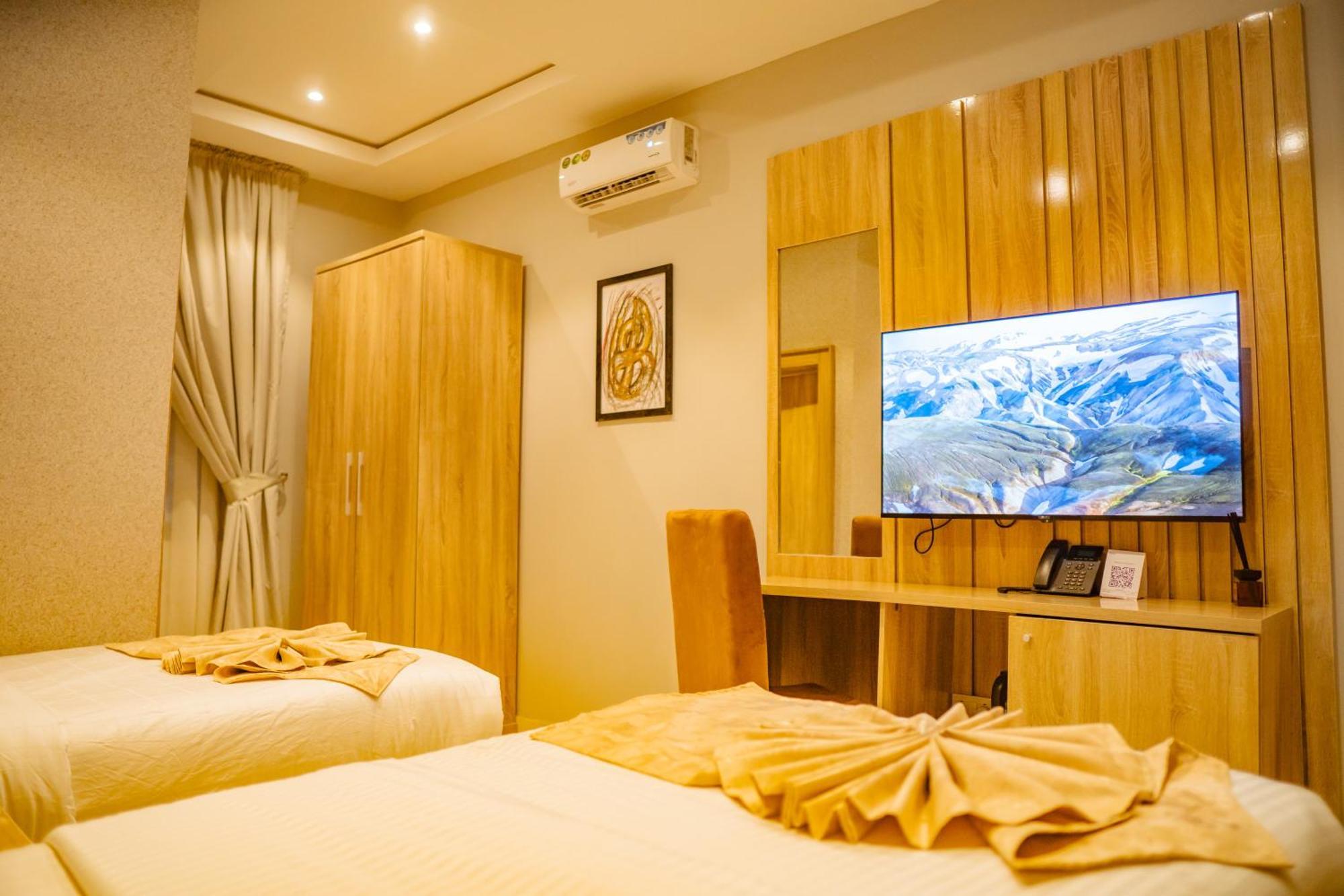 Ojaja Suites By Perennia Akure Dış mekan fotoğraf