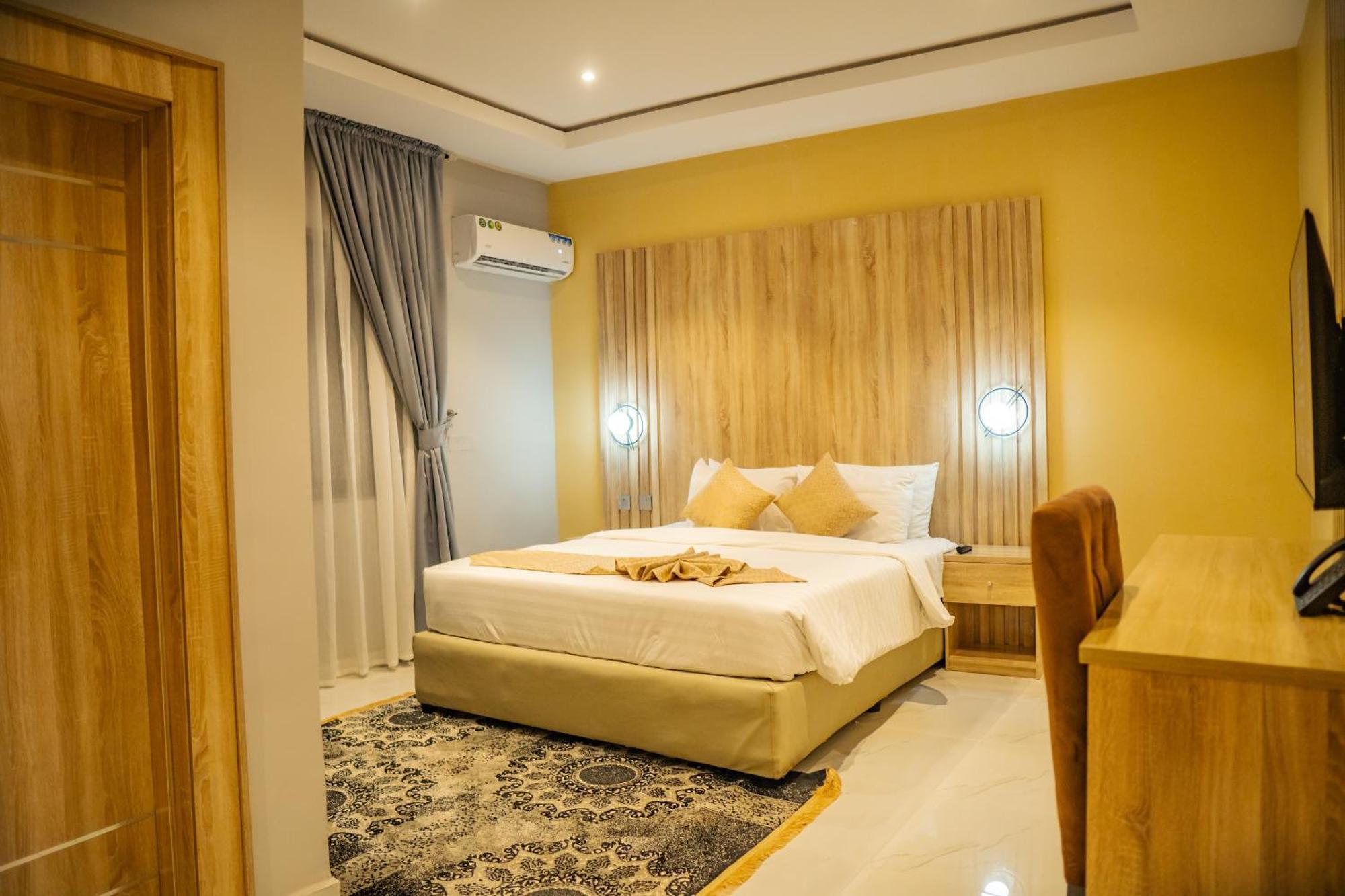 Ojaja Suites By Perennia Akure Dış mekan fotoğraf