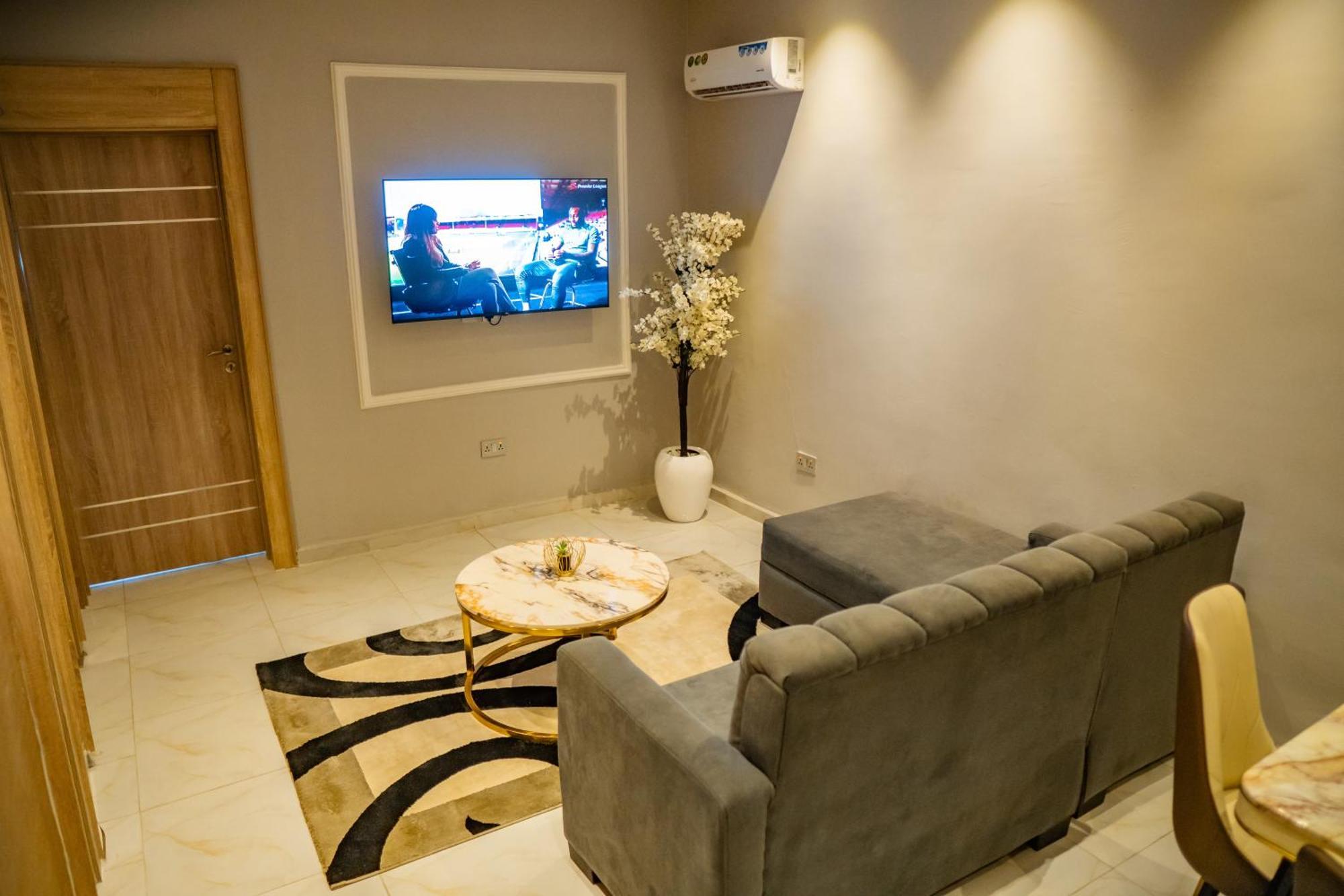 Ojaja Suites By Perennia Akure Dış mekan fotoğraf