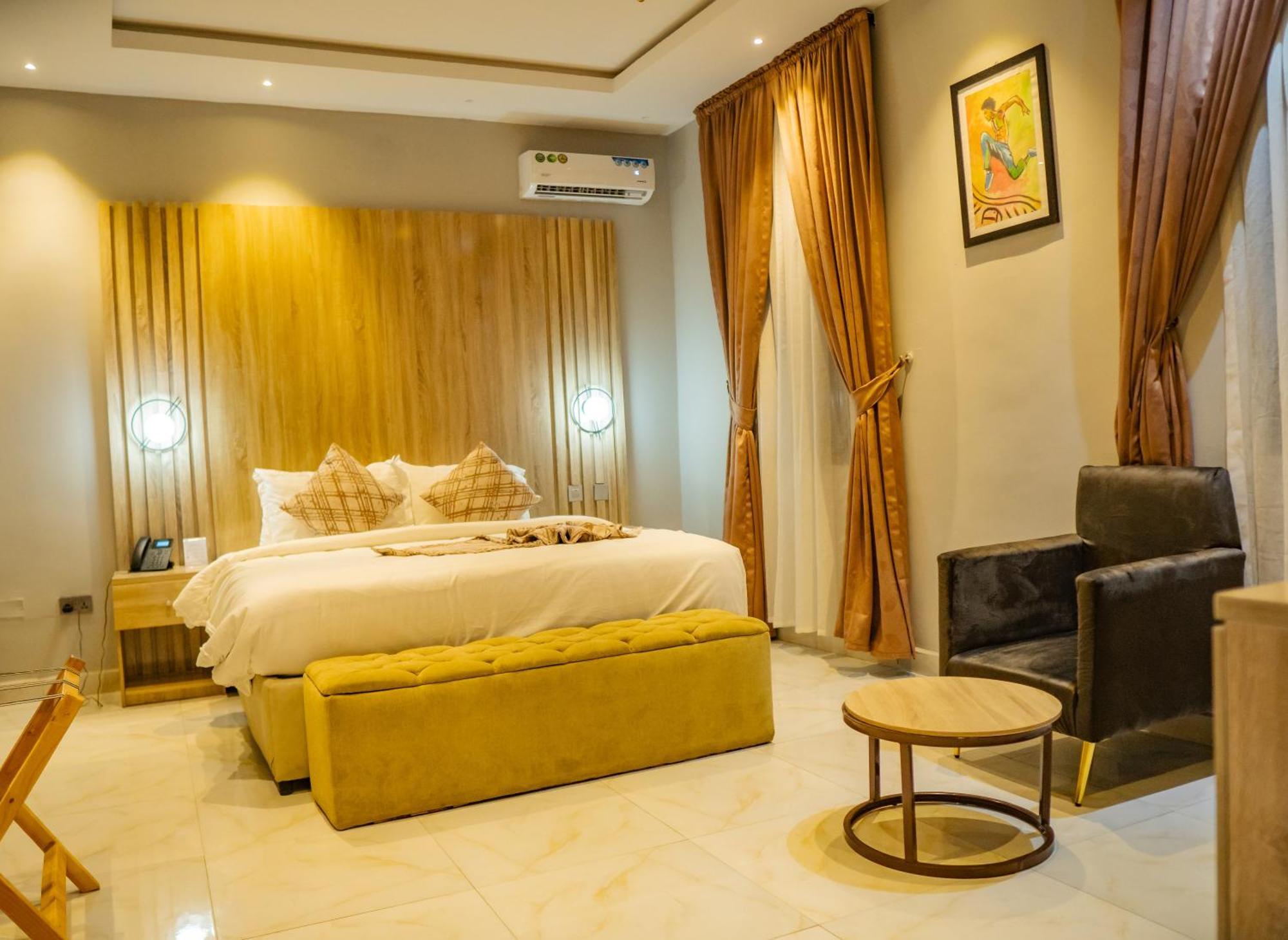 Ojaja Suites By Perennia Akure Dış mekan fotoğraf