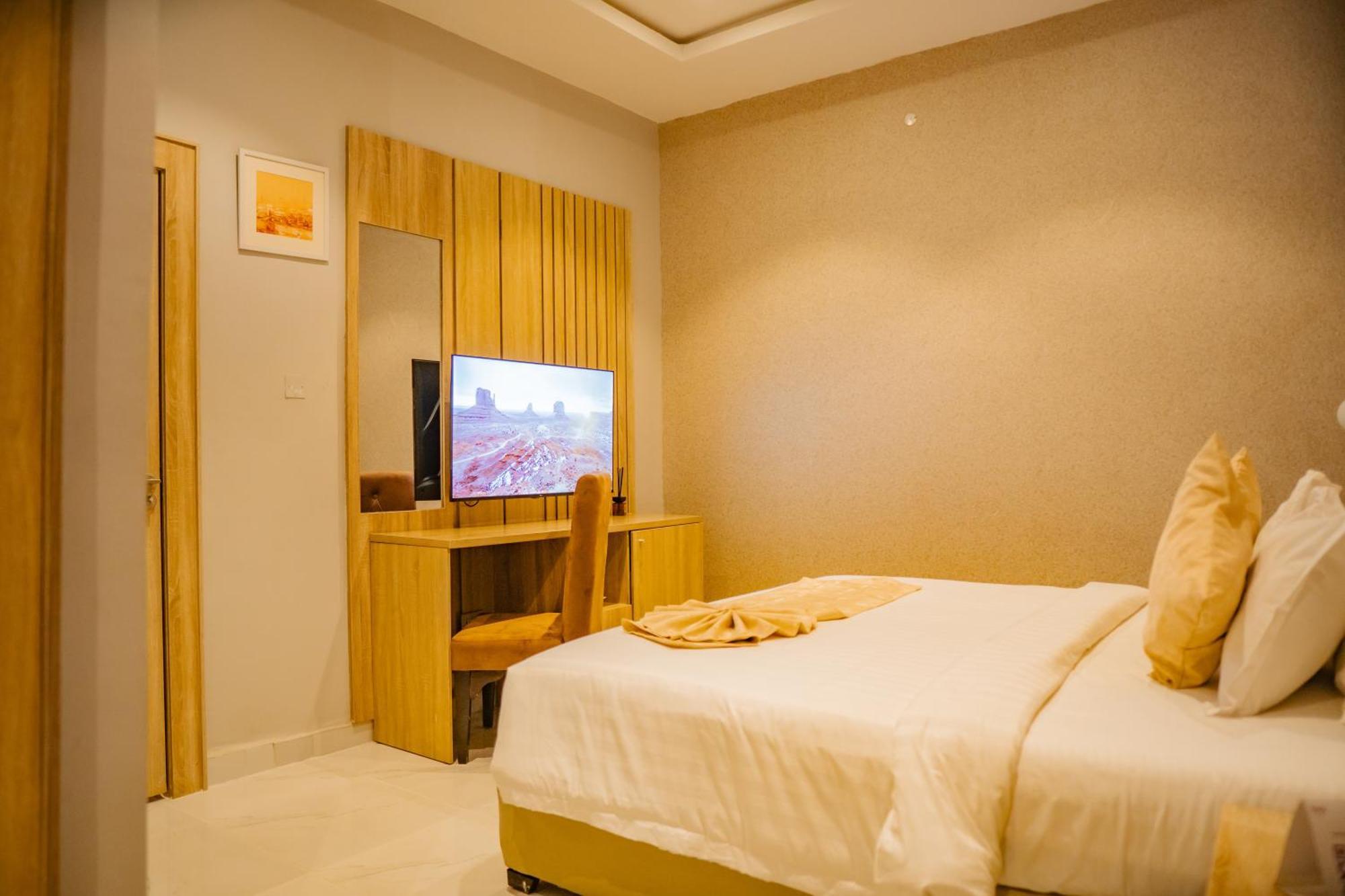 Ojaja Suites By Perennia Akure Dış mekan fotoğraf