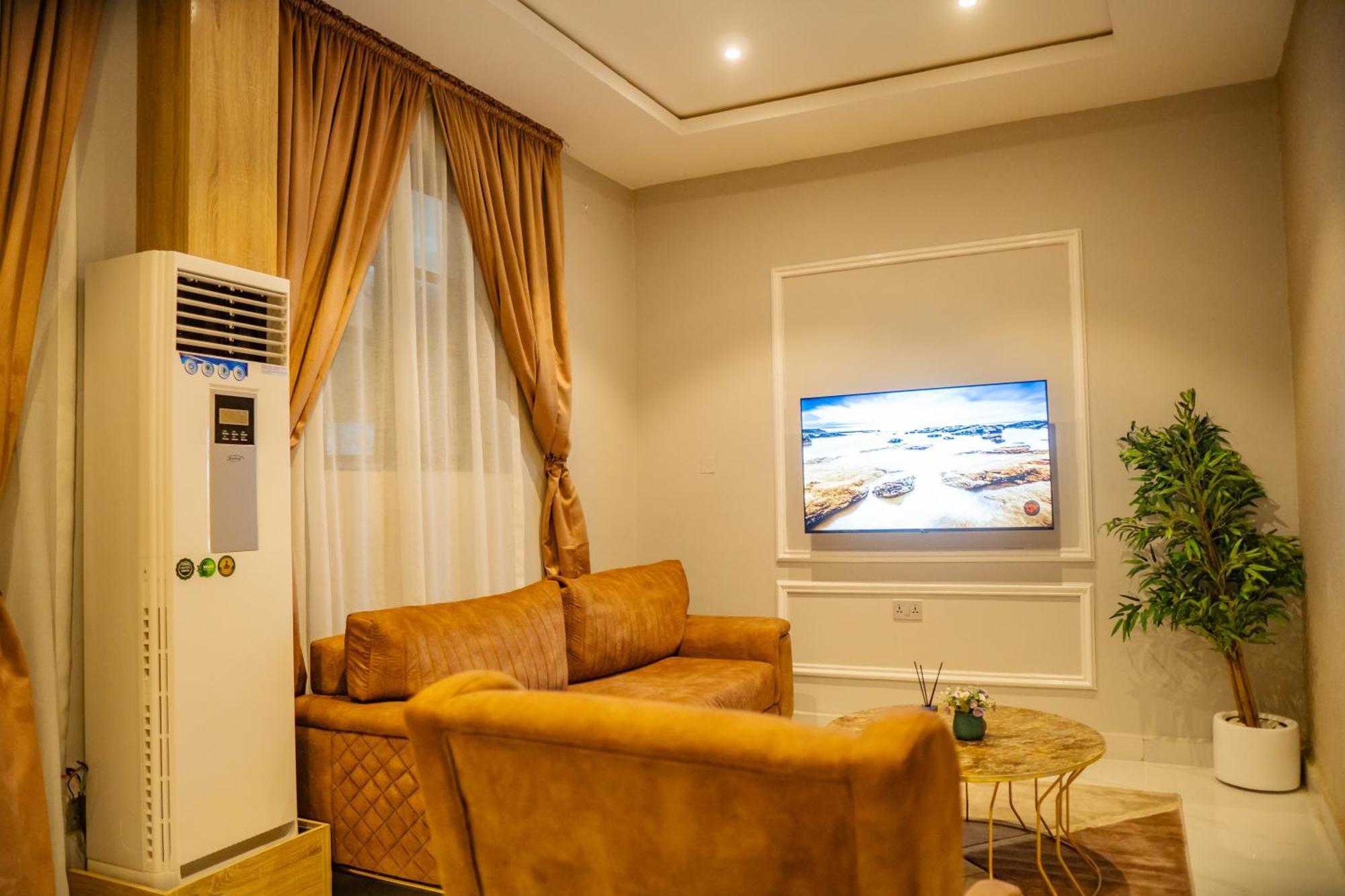 Ojaja Suites By Perennia Akure Dış mekan fotoğraf